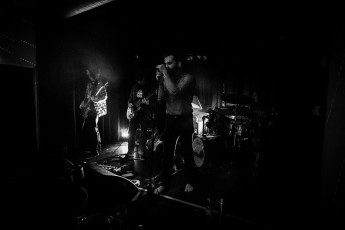 Destrukt, supporting Gewalt