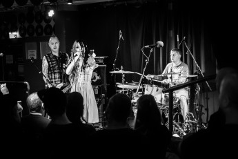 Hands Off Gretel - Smile!